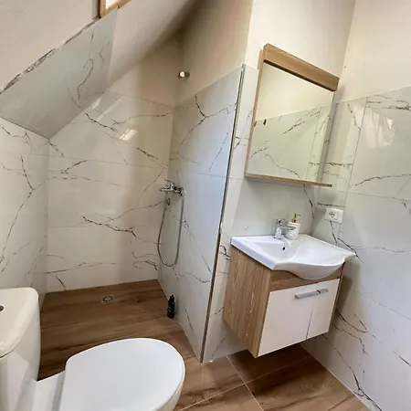 Martini Pensión Theth